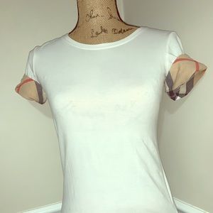 Burberry authentic sleeve Tshirt